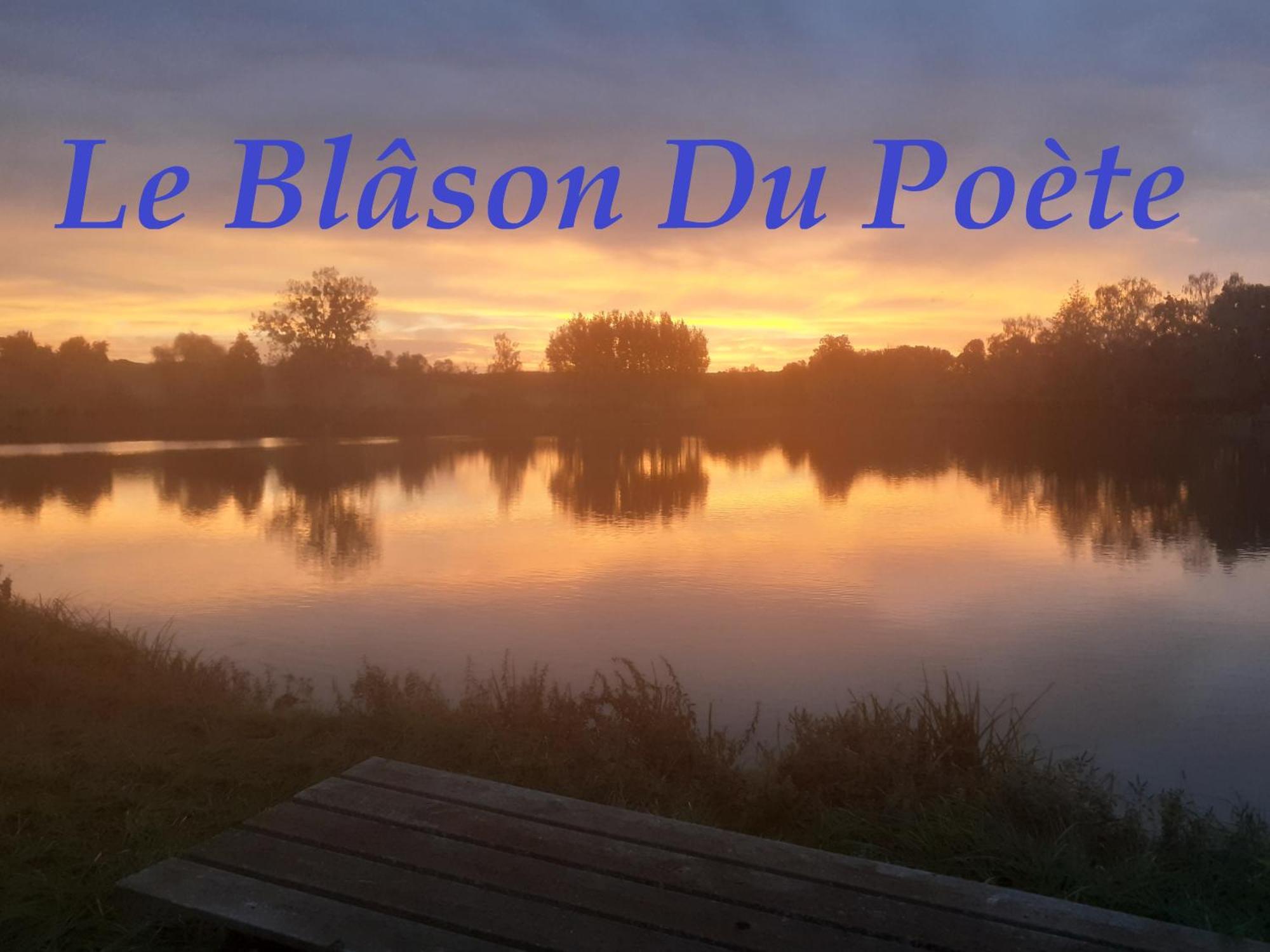 Le Blason Du Poete Mayet Kültér fotó